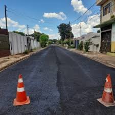 Trabalhos de micro revestimento em ruas e avenidas de Água Boa são retomados; VÍDEO