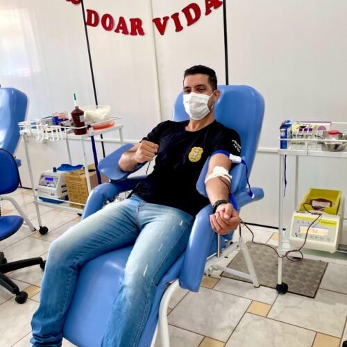 Policiais civis doam sangue: UCT necessita de todos os tipos de sangue