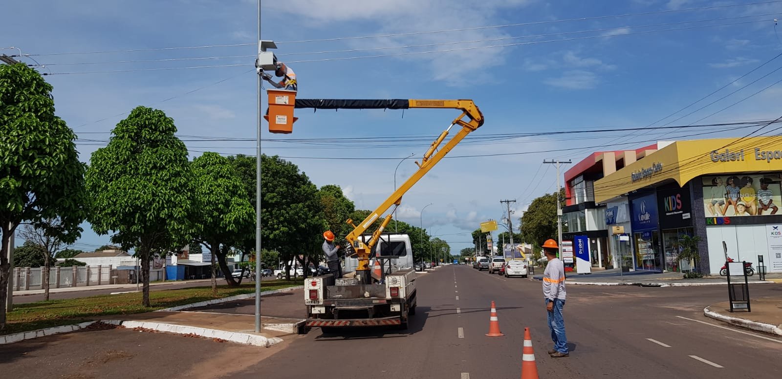 Água Boa realiza a instalação das Câmeras de Segurança do “Programa Vigia Mais MT”.
