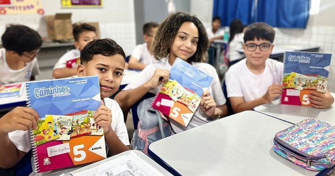 Prefeitura de Água Boa investe mais de R$ 1,6 milhão em material apostilado para alunos da rede municipal