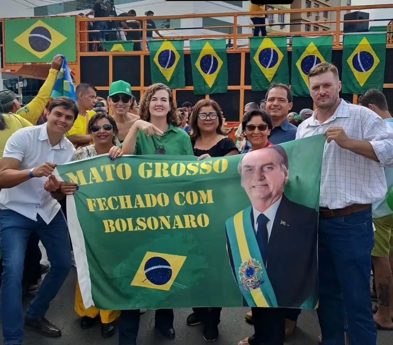 Patriotas de Água Boa marcam presença em evento Bolsonarista em Cuiabá
