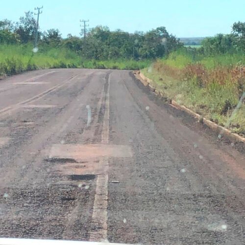 Moradores e usuários da MT-240 voltaram a reclamar dos buracos