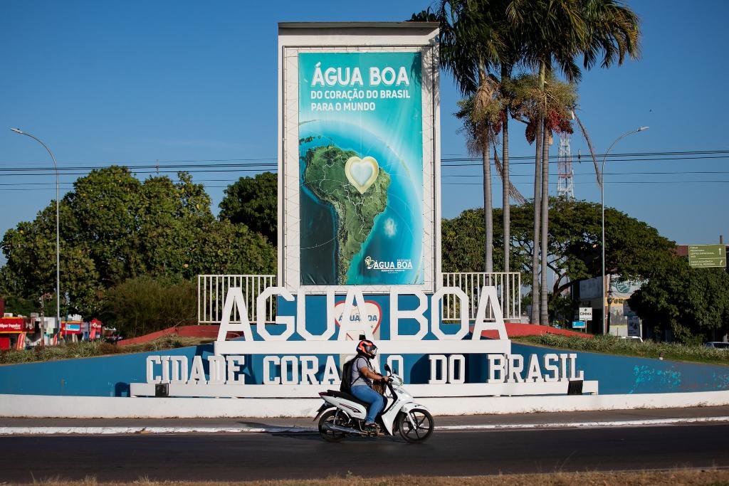 Bancos, repartições públicas, Justiça e Correios fecham nesta quarta-feira (01/05)