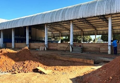 Prefeitura de Água Boa realiza ampliação e revitalização da Feira do Pequeno Produtor